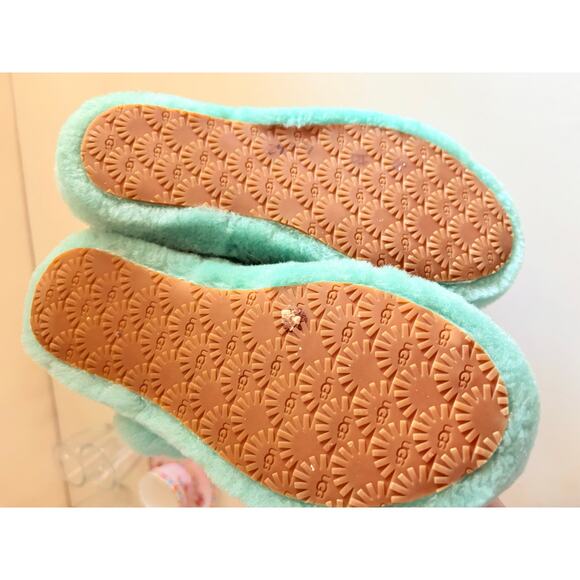 UGG Fluff Yeah Slide Sandals Kids Size 2 Aqua Shearling Fuzzy Slippers Plush - Picture 4 of 5